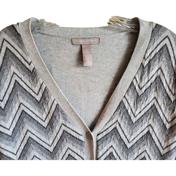 BANANA REPUBLIC Women M Cardigan Sweater Chevron Zig Zag Button Up Gray 34" - Picture 3 of 8